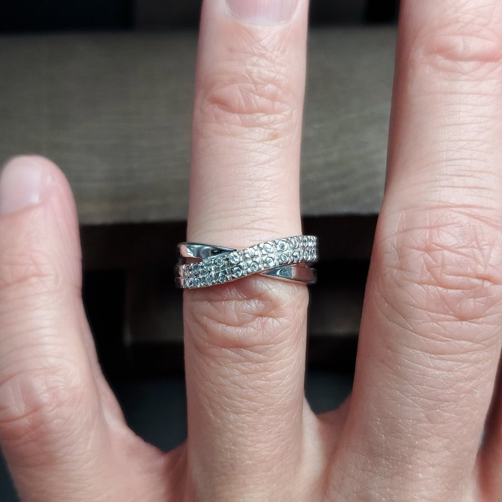 Size 5.75 Sterling Silver Crossing Pattern Cubic Zirconia Ring